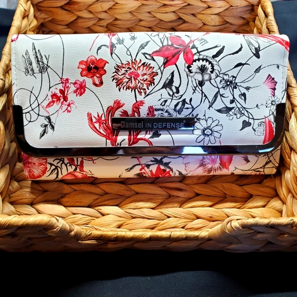 White Pink Floral Wallet - Picture 1 of 5